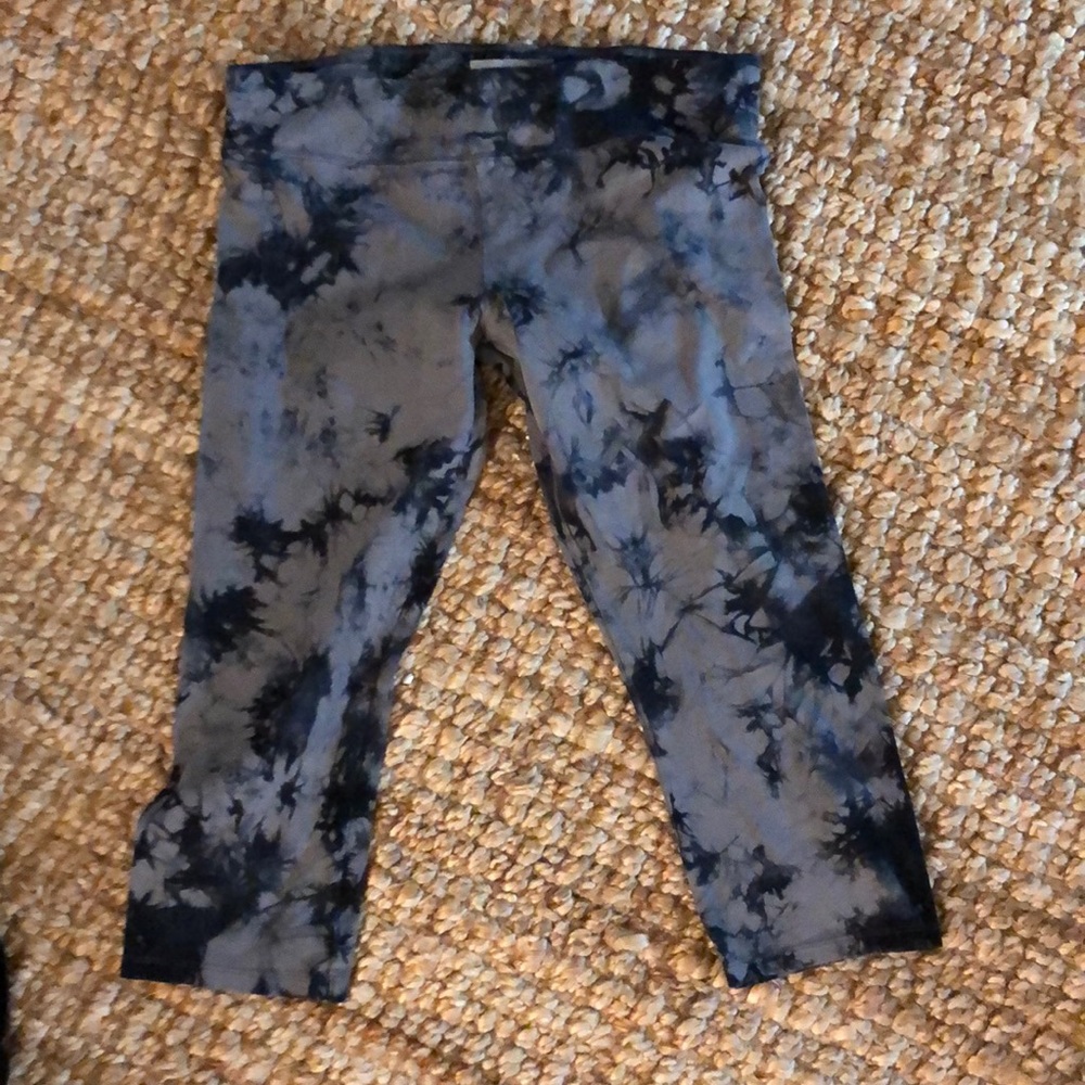 tie dye leggings cropped